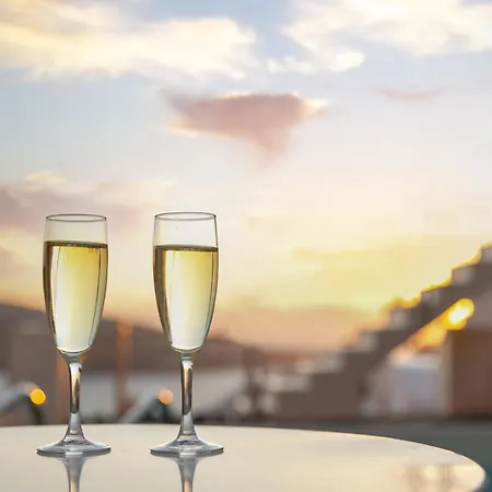 Mare (adults Only) Oia
